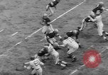 Standbild pro Fußballspiel 1960 Eagles gegen Browns Cleveland Ohio USA, 1960, aus Sekunde 12 historischem Filmmaterial Videoclip 65675055184
