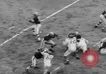 Standbild pro Fußballspiel 1960 Eagles gegen Browns Cleveland Ohio USA, 1960, aus Sekunde 14 historischem Filmmaterial Videoclip 65675055184