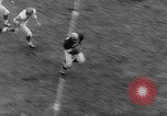 Standbild pro Fußballspiel 1960 Eagles gegen Browns Cleveland Ohio USA, 1960, aus Sekunde 19 historischem Filmmaterial Videoclip 65675055184
