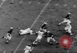 Standbild pro Fußballspiel 1960 Eagles gegen Browns Cleveland Ohio USA, 1960, aus Sekunde 34 historischem Filmmaterial Videoclip 65675055184