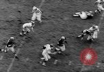 Standbild pro Fußballspiel 1960 Eagles gegen Browns Cleveland Ohio USA, 1960, aus Sekunde 35 historischem Filmmaterial Videoclip 65675055184