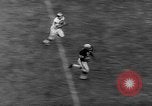 Standbild pro Fußballspiel 1960 Eagles gegen Browns Cleveland Ohio USA, 1960, aus Sekunde 38 historischem Filmmaterial Videoclip 65675055184
