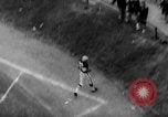 Standbild pro Fußballspiel 1960 Eagles gegen Browns Cleveland Ohio USA, 1960, aus Sekunde 44 historischem Filmmaterial Videoclip 65675055184