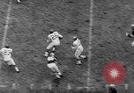 Standbild pro Fußballspiel 1960 Eagles gegen Browns Cleveland Ohio USA, 1960, aus Sekunde 52 historischem Filmmaterial Videoclip 65675055184