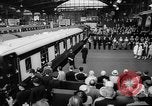 Immagine di Queen Elizabeth Londra Inghilterra Regno Unito, 1963, secondo 8 filmato di repertorio 65675055204