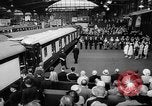 Immagine di Queen Elizabeth Londra Inghilterra Regno Unito, 1963, secondo 9 filmato di repertorio 65675055204