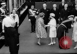 Immagine di Queen Elizabeth Londra Inghilterra Regno Unito, 1963, secondo 20 filmato di repertorio 65675055204