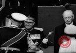 Immagine di Queen Elizabeth Londra Inghilterra Regno Unito, 1963, secondo 26 filmato di repertorio 65675055204