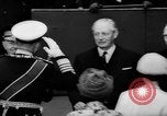 Immagine di Queen Elizabeth Londra Inghilterra Regno Unito, 1963, secondo 29 filmato di repertorio 65675055204