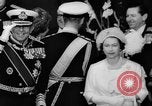 Immagine di Queen Elizabeth Londra Inghilterra Regno Unito, 1963, secondo 32 filmato di repertorio 65675055204