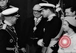 Immagine di Queen Elizabeth Londra Inghilterra Regno Unito, 1963, secondo 35 filmato di repertorio 65675055204