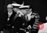 Immagine di Queen Elizabeth Londra Inghilterra Regno Unito, 1963, secondo 37 filmato di repertorio 65675055204