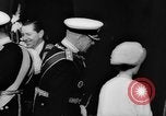Immagine di Queen Elizabeth Londra Inghilterra Regno Unito, 1963, secondo 38 filmato di repertorio 65675055204