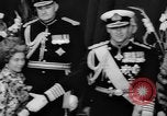 Immagine di Queen Elizabeth Londra Inghilterra Regno Unito, 1963, secondo 44 filmato di repertorio 65675055204