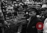 Image interview de prisonniers Dachau Allemagne, 1945, de la seconde 6 séquences d'archives historiques vidéo 65675055225