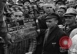 Image interview de prisonniers Dachau Allemagne, 1945, de la seconde 11 séquences d'archives historiques vidéo 65675055225