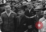 Image interview de prisonniers Dachau Allemagne, 1945, de la seconde 6 séquences d'archives historiques vidéo 65675055226