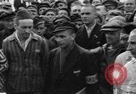 Image interview de prisonniers Dachau Allemagne, 1945, de la seconde 13 séquences d'archives historiques vidéo 65675055226