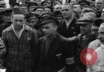 Image interview de prisonniers Dachau Allemagne, 1945, de la seconde 16 séquences d'archives historiques vidéo 65675055226