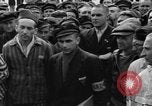 Image interview de prisonniers Dachau Allemagne, 1945, de la seconde 18 séquences d'archives historiques vidéo 65675055226