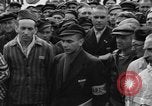 Image interview de prisonniers Dachau Allemagne, 1945, de la seconde 32 séquences d'archives historiques vidéo 65675055226