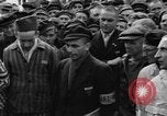 Image interview de prisonniers Dachau Allemagne, 1945, de la seconde 53 séquences d'archives historiques vidéo 65675055226