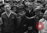 Image interview de prisonniers Dachau Allemagne, 1945, de la seconde 56 séquences d'archives historiques vidéo 65675055226