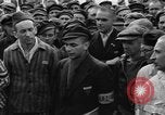 Image interview de prisonniers Dachau Allemagne, 1945, de la seconde 61 séquences d'archives historiques vidéo 65675055226