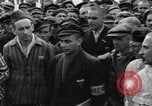 Image interview de prisonniers Dachau Allemagne, 1945, de la seconde 62 séquences d'archives historiques vidéo 65675055226