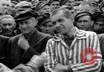 Image interview de prisonniers Dachau Allemagne, 1945, de la seconde 28 séquences d'archives historiques vidéo 65675055227