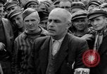 Image interview de prisonnier Dachau Allemagne, 1945, de la seconde 30 séquences d'archives historiques vidéo 65675055228