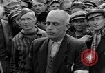 Image interview de prisonnier Dachau Allemagne, 1945, de la seconde 40 séquences d'archives historiques vidéo 65675055228