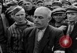 Image interview de prisonnier Dachau Allemagne, 1945, de la seconde 52 séquences d'archives historiques vidéo 65675055228