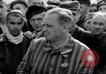 Image Entrevue du prisonnier Dachau Allemagne, 1945, de la seconde 18 séquences d'archives historiques vidéo 65675055229