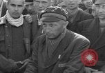 Image Entrevue du prisonnier Dachau Allemagne, 1945, de la seconde 13 séquences d'archives historiques vidéo 65675055230