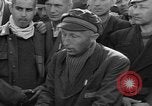 Image Entrevue du prisonnier Dachau Allemagne, 1945, de la seconde 17 séquences d'archives historiques vidéo 65675055230