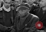 Image Entrevue du prisonnier Dachau Allemagne, 1945, de la seconde 22 séquences d'archives historiques vidéo 65675055230