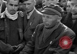 Image Entrevue du prisonnier Dachau Allemagne, 1945, de la seconde 28 séquences d'archives historiques vidéo 65675055230