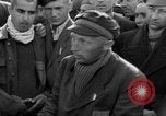 Image Entrevue du prisonnier Dachau Allemagne, 1945, de la seconde 34 séquences d'archives historiques vidéo 65675055230