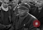 Image Entrevue du prisonnier Dachau Allemagne, 1945, de la seconde 39 séquences d'archives historiques vidéo 65675055230