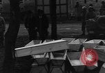 Immagine di Civili tedeschi seppelliscono le vittime Neunburg Germania, 1945, secondo 5 filmato di repertorio 65675055248