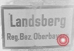 Immagine di Corpi morti Landsberg Germania, 1945, secondo 1 filmato di repertorio 65675055255