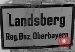 Immagine di Corpi morti Landsberg Germania, 1945, secondo 5 filmato di repertorio 65675055255