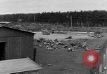 Immagine di Corpi morti Landsberg Germania, 1945, secondo 27 filmato di repertorio 65675055255