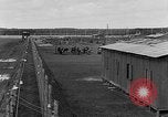 Immagine di Corpi morti Landsberg Germania, 1945, secondo 34 filmato di repertorio 65675055255