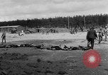 Immagine di Corpi morti Landsberg Germania, 1945, secondo 62 filmato di repertorio 65675055255