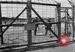 Standbild Leichen Landsberg Deutschland, 1945, aus Sekunde 5 historischem Filmmaterial Videoclip 65675055256