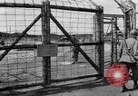 Standbild Leichen Landsberg Deutschland, 1945, aus Sekunde 9 historischem Filmmaterial Videoclip 65675055256