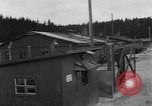 Standbild Leichen Landsberg Deutschland, 1945, aus Sekunde 50 historischem Filmmaterial Videoclip 65675055256