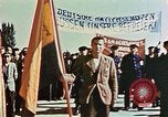 Immagine di Cerimonia di liberazione Dachau Germania, 1945, secondo 35 filmato di repertorio 65675055258
